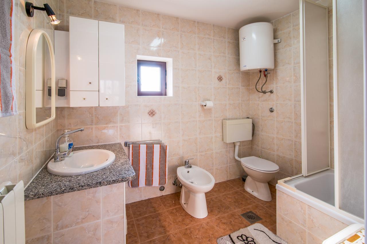 Apartment Sandra Krk Veglia Exterior foto