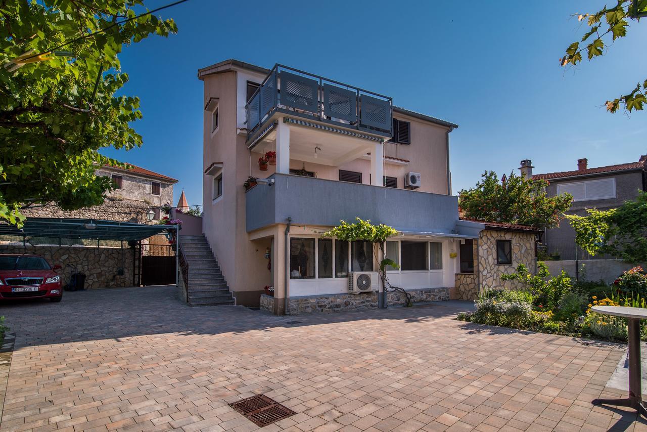Apartment Sandra Krk Veglia Exterior foto